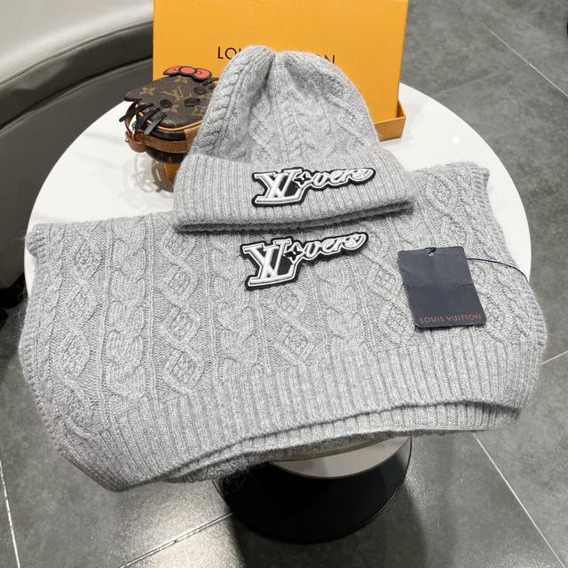 Two-piece set - classic wool hat and hood set! Hat and scarf! Warm and super com