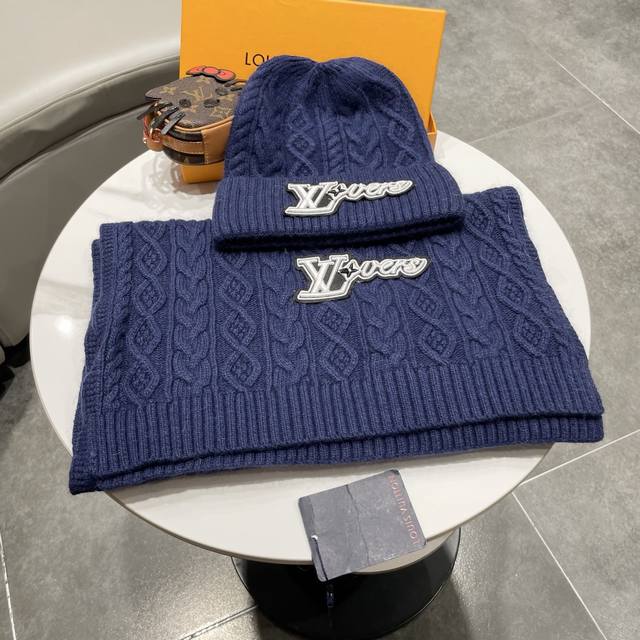 Two-piece set - classic wool hat and hood set! Hat and scarf! Warm and super com