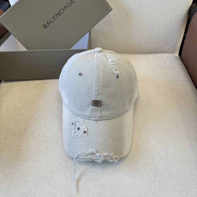 Balenciaga's new logo baseball cap, cool colors, different styles for men and wo