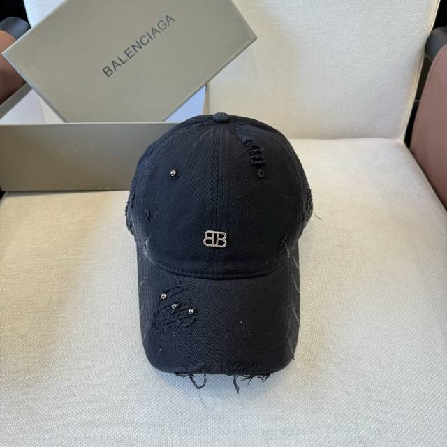 Balenciaga's new logo baseball cap, cool colors, different styles for men and wo