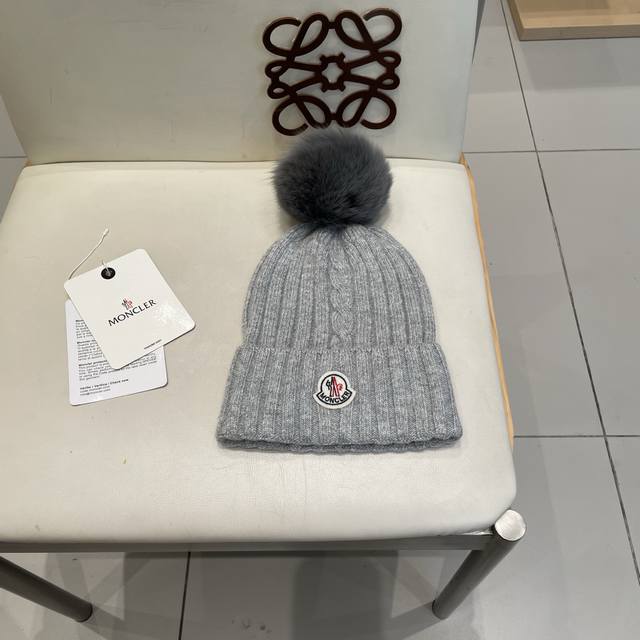 Moncler High-Quality Fox Fur Pom-Pom Knitted Rabbit Wool Beanie A super classic