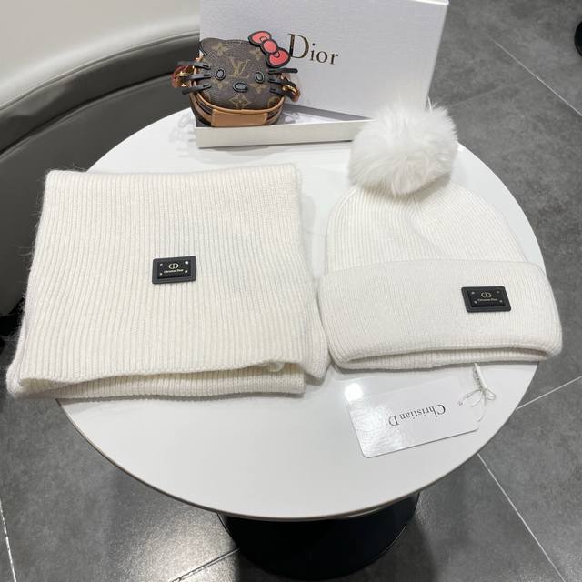 Dior official website latest wool knit hat and scarf set, with fox fur pom-poms,