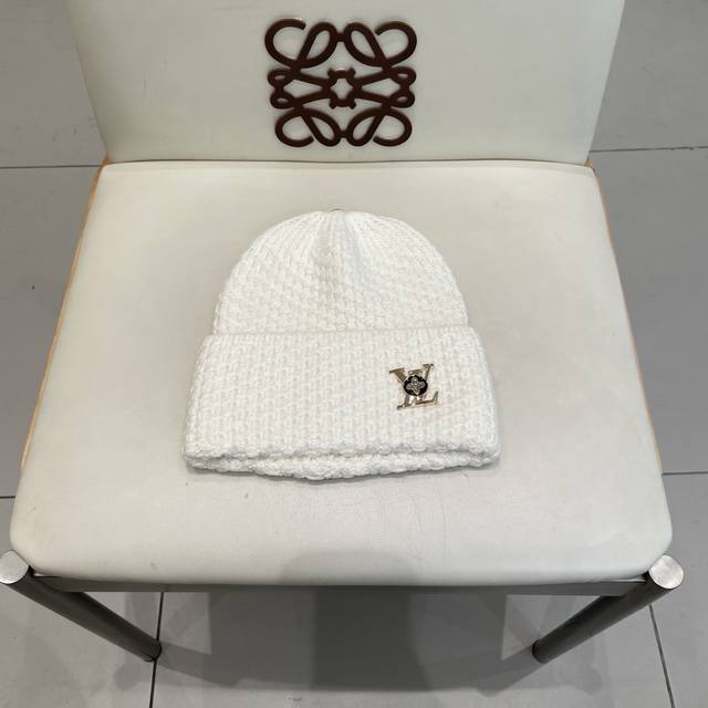 Louis Vuitton Fall/Winter New Knitted Wool Hat, Warm Wool Hat, 70% Wool 30% Rabb