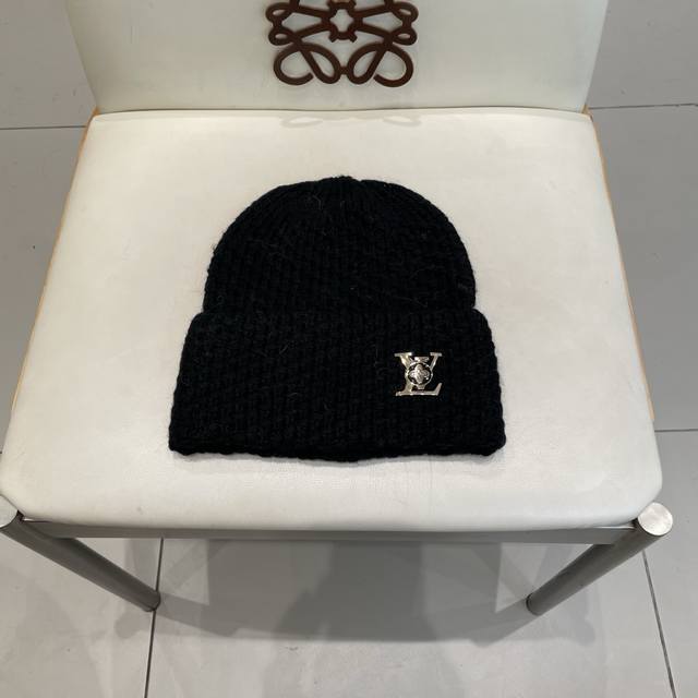 Louis Vuitton Fall/Winter New Knitted Wool Hat, Warm Wool Hat, 70% Wool 30% Rabb