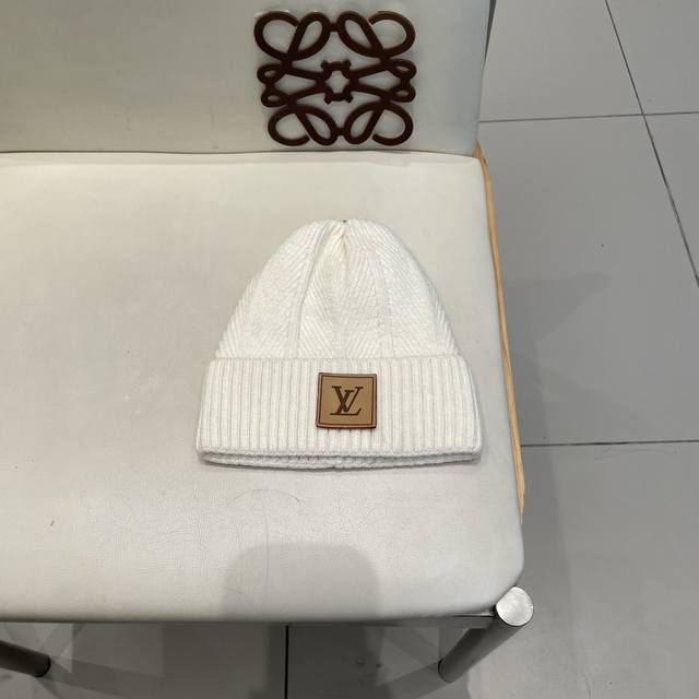 High-quality version!!! Louis Vuitton high-quality knitted rabbit and wool beani