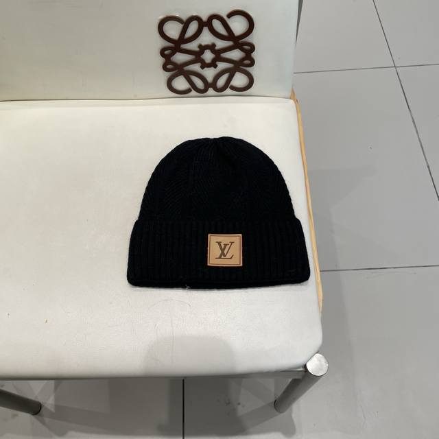 High-quality version!!! Louis Vuitton high-quality knitted rabbit and wool beani