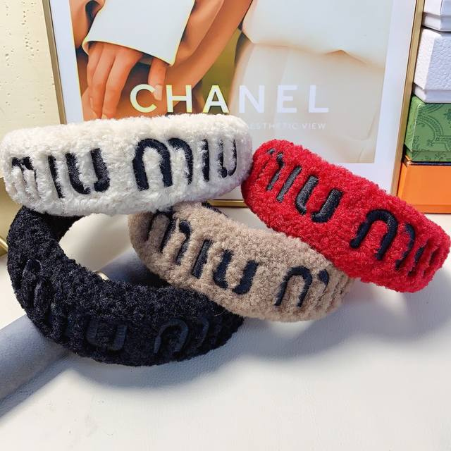 Miumiu Miu Miu Miumiu Headband Gallo Top Lambswool Embroidered Logo Simple and L