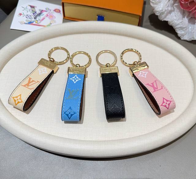 Hot Item Recommendation: Louis Vuitton embossed gradient leather keychain, LV ke