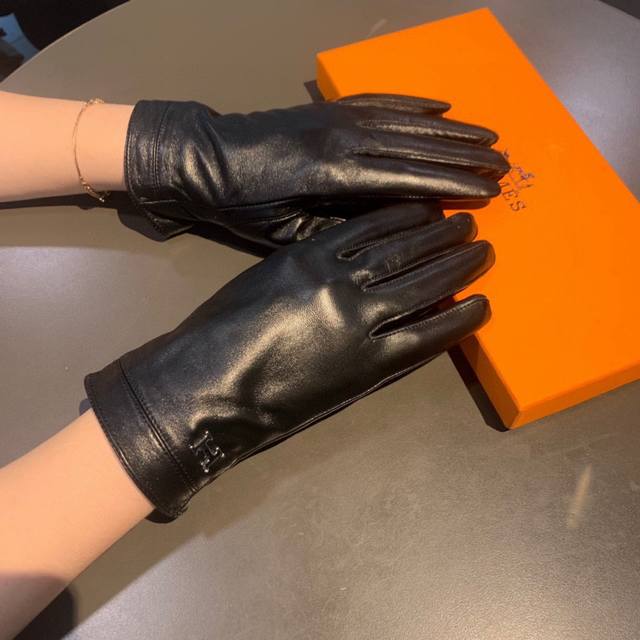 2025 New Exclusive First Release Touchscreen Gloves, Hermes Original Quality, Of