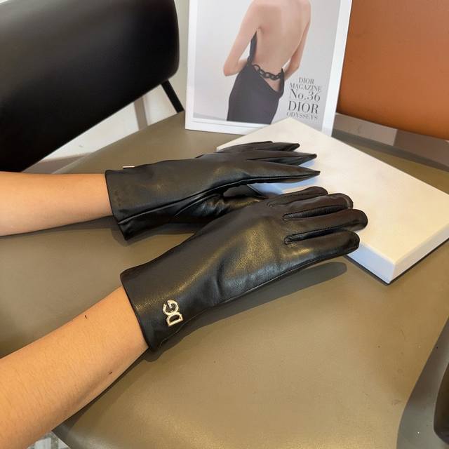 Dg sheepskin gloves, stylish gloves, warm lining for autumn and winter, classic