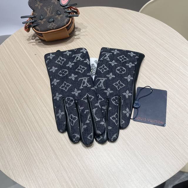 New Exclusive First Release Embroidered Touchscreen Women's Gloves Lv Original Q