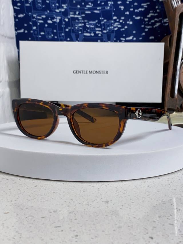 Gentle Moster Gm Jackson Wang's High-Quality European and American Small-Frame S