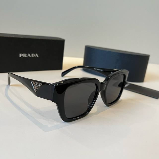 Prada high-end men's and women's sunglasses, sun protection and face-shaping gla
