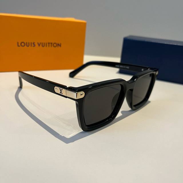 Louis Vuitton sunglasses, face-shaping sunglasses, high-end and lightweight.