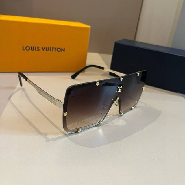 LV sunglasses for men and women, stylish and flattering, makes your face look sm