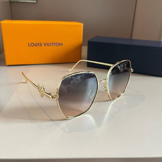 Louis Vuitton sunglasses, sunshades, high-fashion European and American style, D