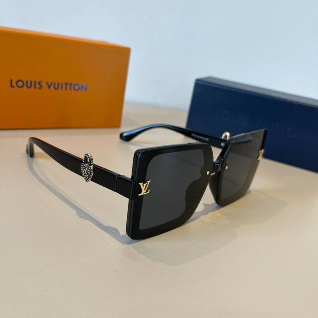 Louis Vuitton sunglasses, face-shaping sunglasses, high-end and lightweight.