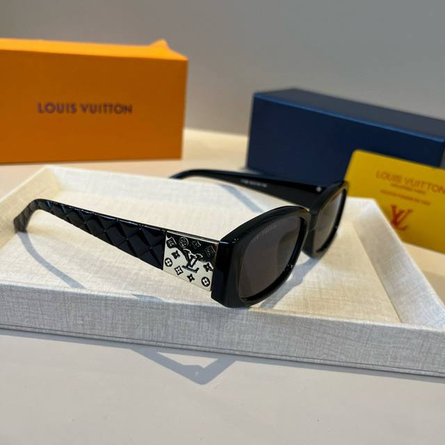 Louis Vuitton sunglasses, the latest style worn by many celebrities, Polaroid ul