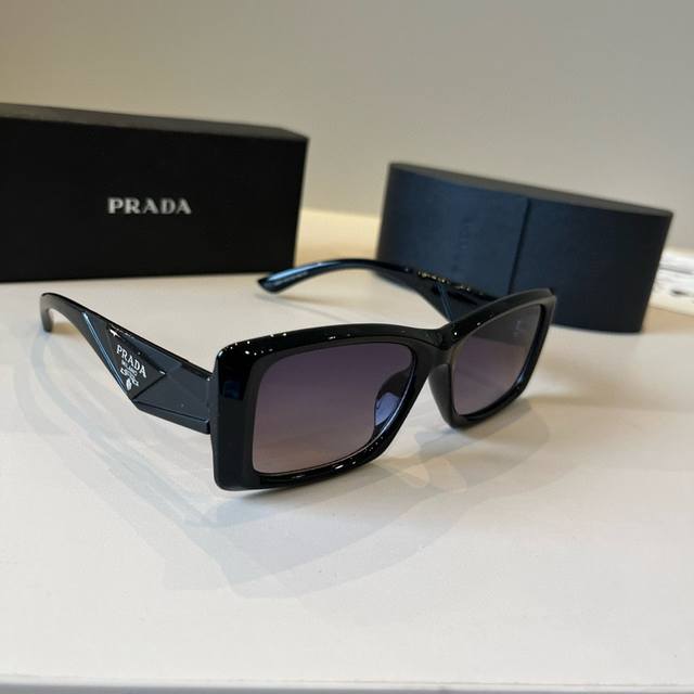 Prada high-end men's and women's sunglasses, sun protection and face-shaping gla