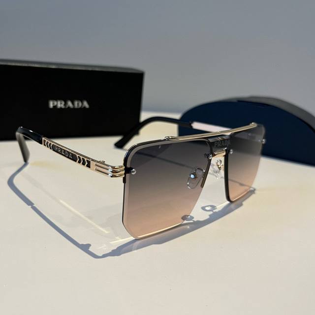 Prada, a world-class master craftsman. High-end, trendy, versatile polarized sun