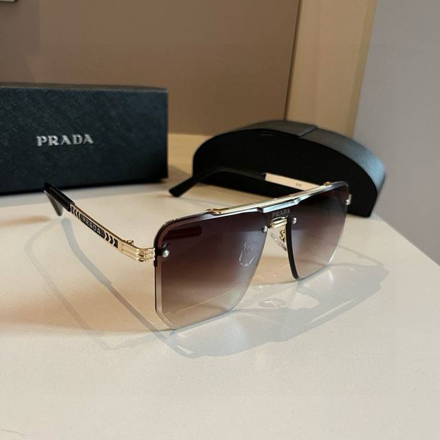 Prada, a world-class master craftsman. High-end, trendy, versatile polarized sun