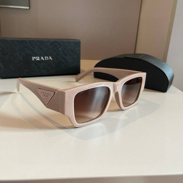 Prada high-end men's and women's sunglasses, sun protection and face-shaping gla