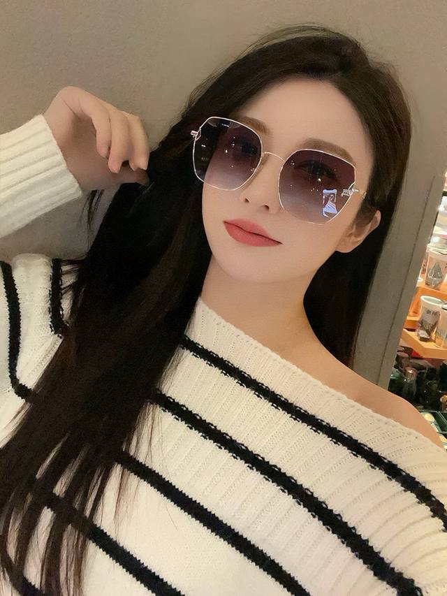 New Chanel sunglasses, interpreting the latest eyewear for spring/summer with un