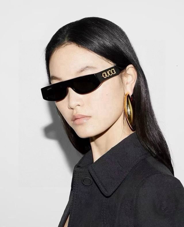 Gucc*Model: Gg1771S Size: 53 ports 16-140 Ddd