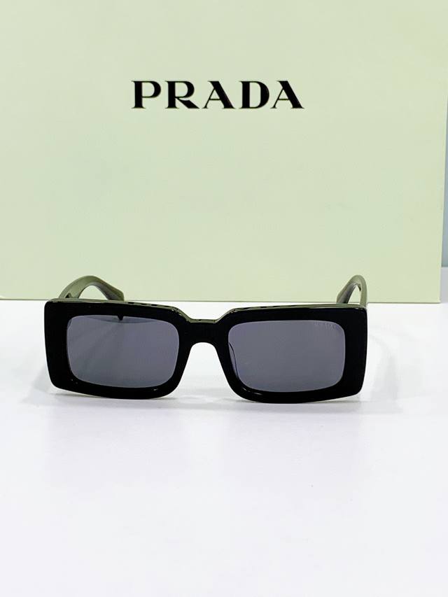 Prad*Pra07S Size: 52-20-145 Eyewear series is exquisitely crafted, showcasing un