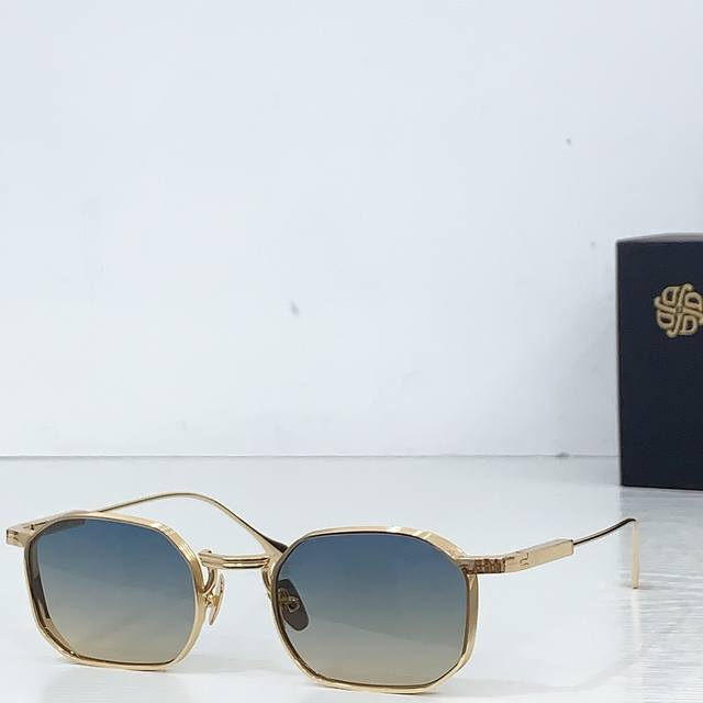 Color Changing 205. John Daila model: Samuel size: 47 (22-145) Comes with box~~