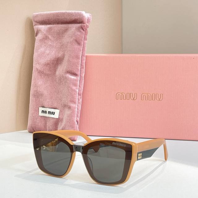 Miu Mi*Model:Smu 08Ysize