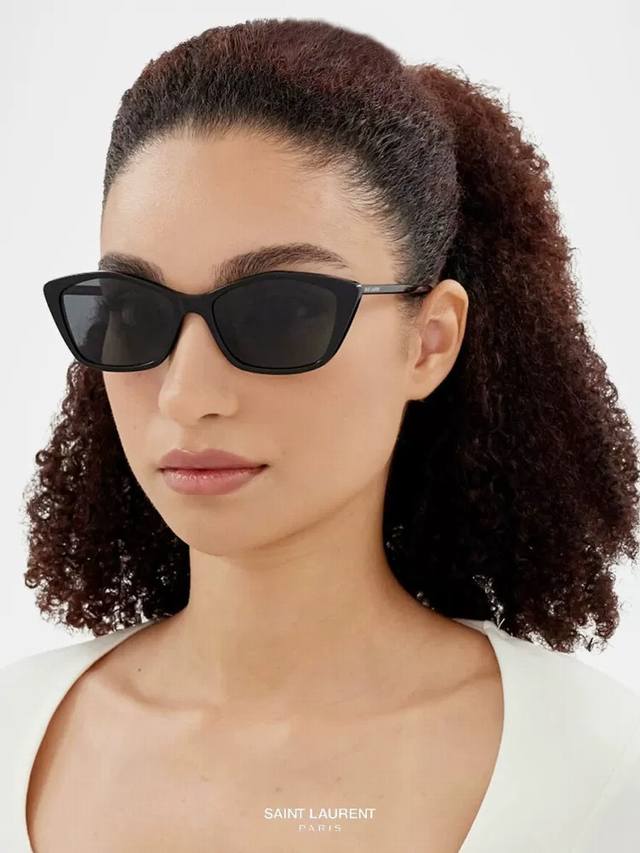 Saint Lauren*Model: Sl 775 Fsize: 57 mouth 16-145 Ddd