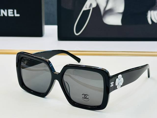 Chanel* Model: Ch5117 Size: 54cm (17-145cm) Perfect quality, unique design suita