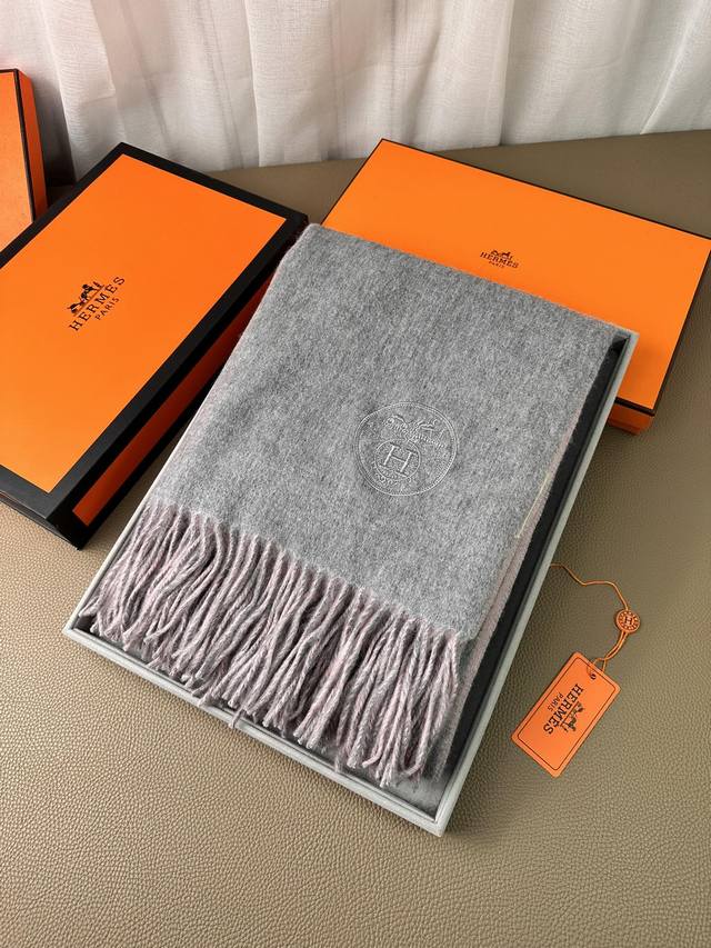 Hermes. Classic double-sided cashmere shawl - medium grey with pink, 1:1 replica