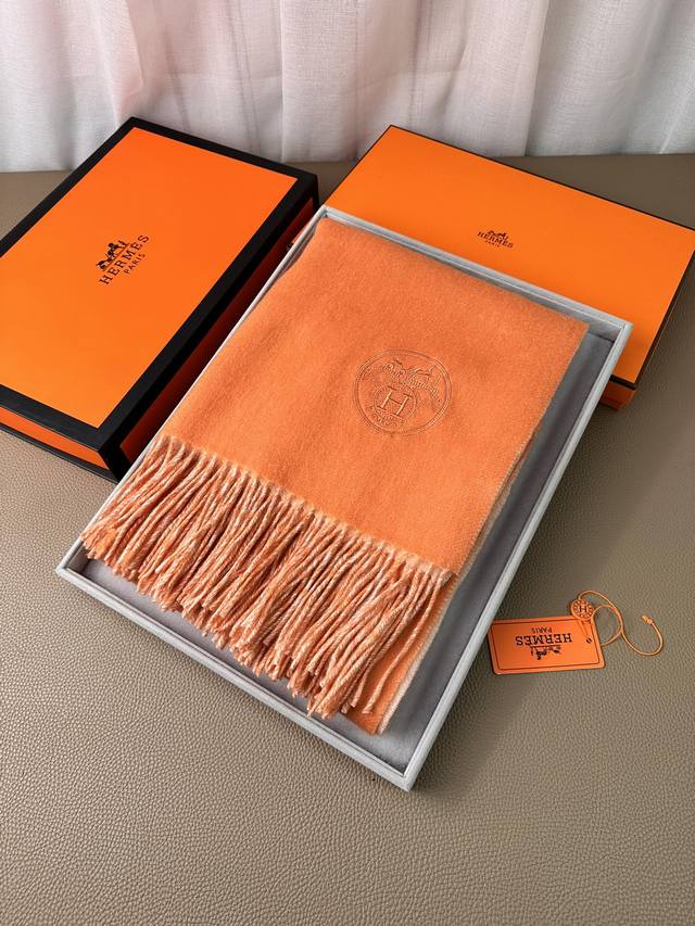 Hermes. Classic Double-Sided Shawl - Classic Orange with Light Beige, 1:1 Origin
