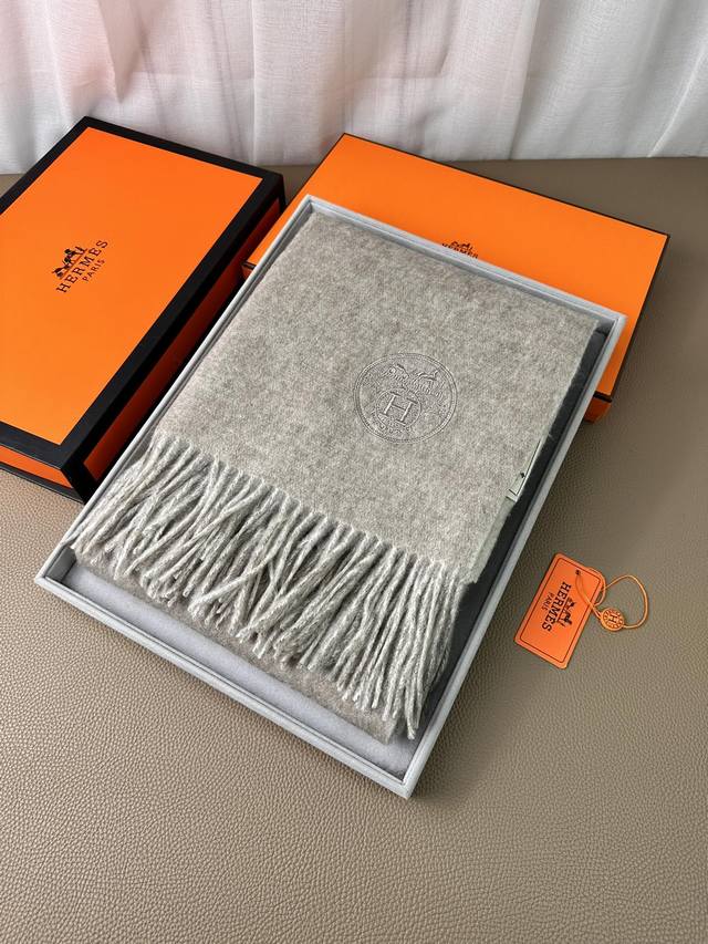 Hermes. Classic double-sided cashmere shawl - grass grey with light grey, 1:1 re