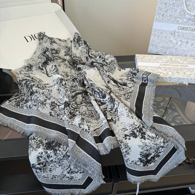 Regular Version Dior Hot Selling Original Quality is Here! Dior's latest main st