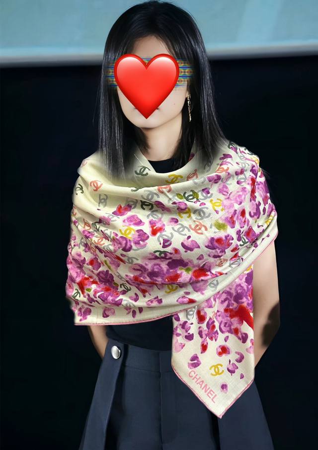 Chanel 2025 double-sided tonal print is so beautiful! The classic camellia hat d