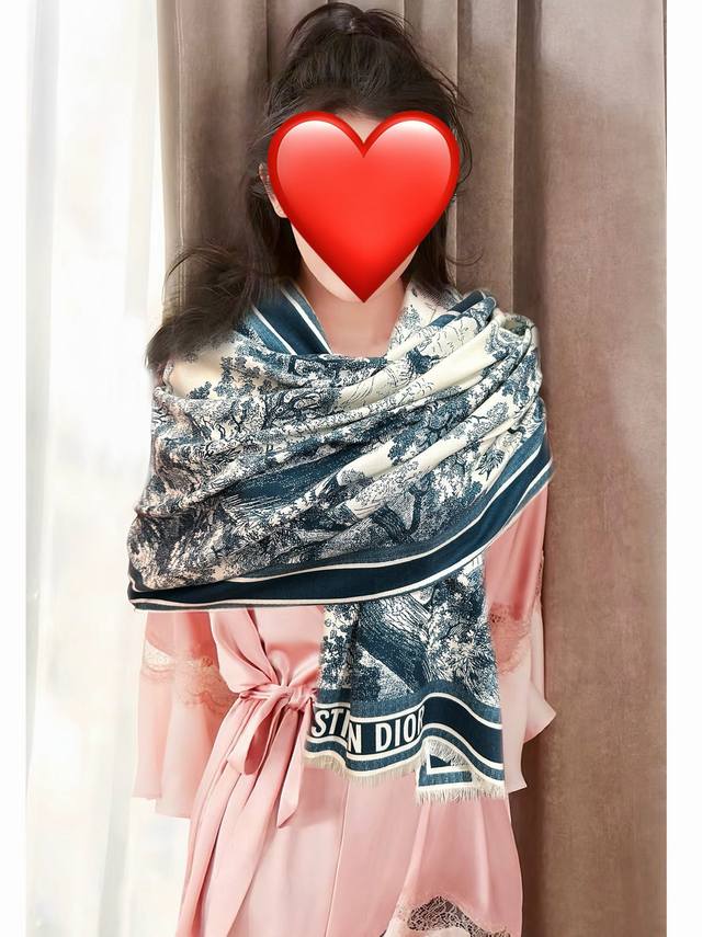 New Dior 2610 reversible tonal animal jungle scarf is so beautiful! You have to