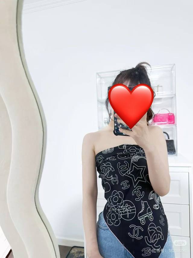 Chanel boutique exclusive, double-sided, same color, highly recommended! A truly