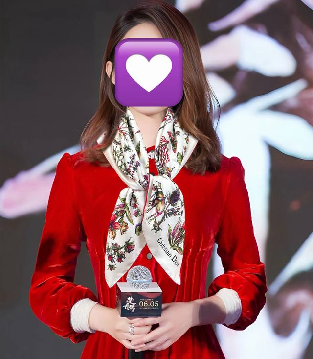 New Arrival! Dior's latest Camo Papillon print, synchronized with the official w