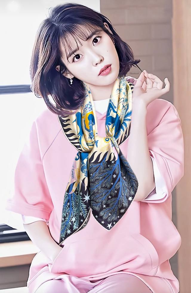 High quality. H brand 2025 new natural animal print scarf, absolutely gorgeous!