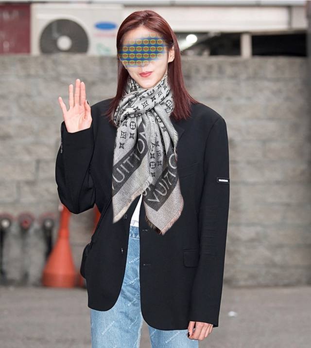 2610 Latest LV style, highly recommended! So beautiful, timeless, and worth the