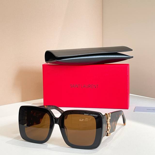 Saint Lauren*Model: Sl M1716Lsize: 53 ports 24-145 DDD