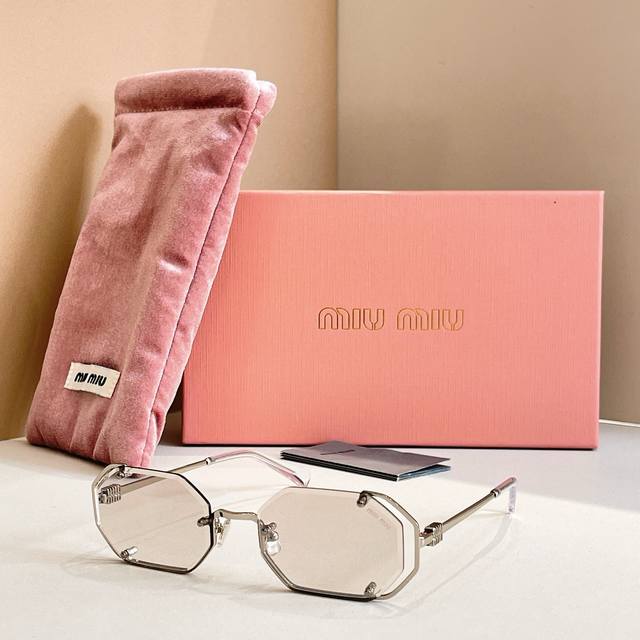 Miu Mi*Model: Mu 172Avsize: 55 ports 20-142 DDD