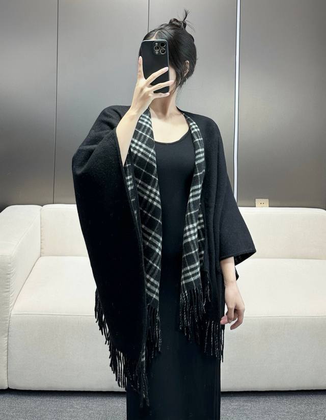 Burberry classic British check reversible cape shawl, super beautiful, this batc
