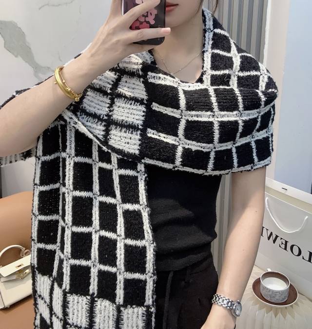 Export order remaining. Another masterpiece from Chanel this year, an absolutel