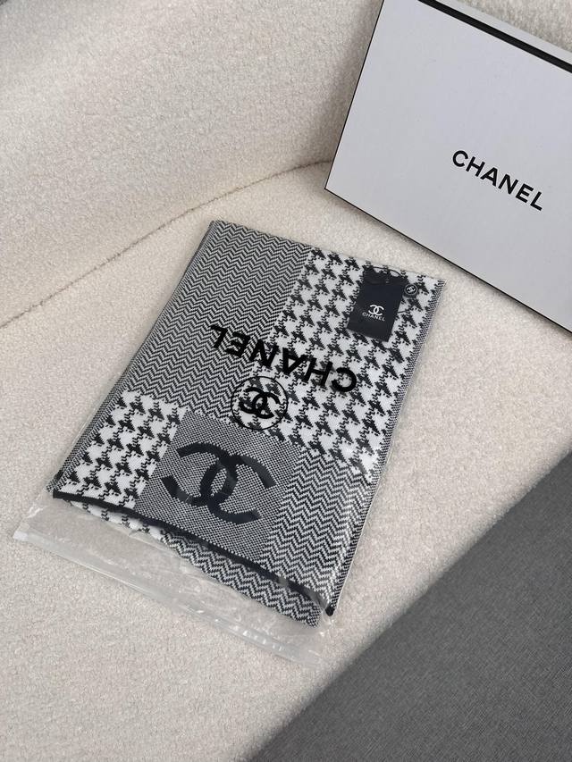 Chanel Knitted Cashmere Scarf! Top-quality original, authentic, and exquisitely