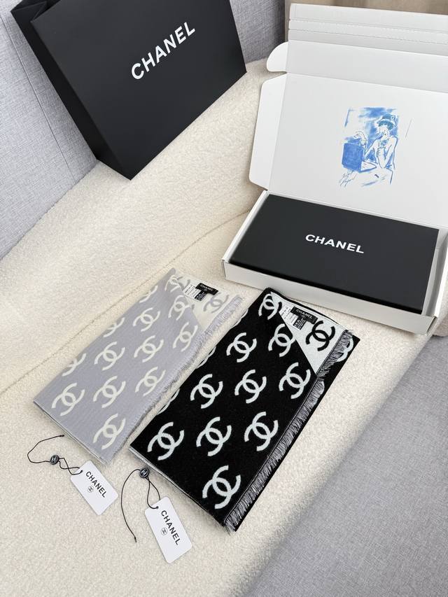 C Brand. High-quality grey and white! 1:1 replica of the original from the bouti