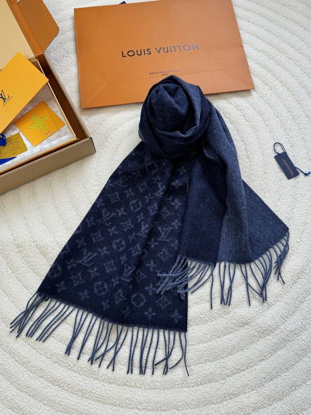 High-quality version, here it comes! We absolutely love our men's scarves, they